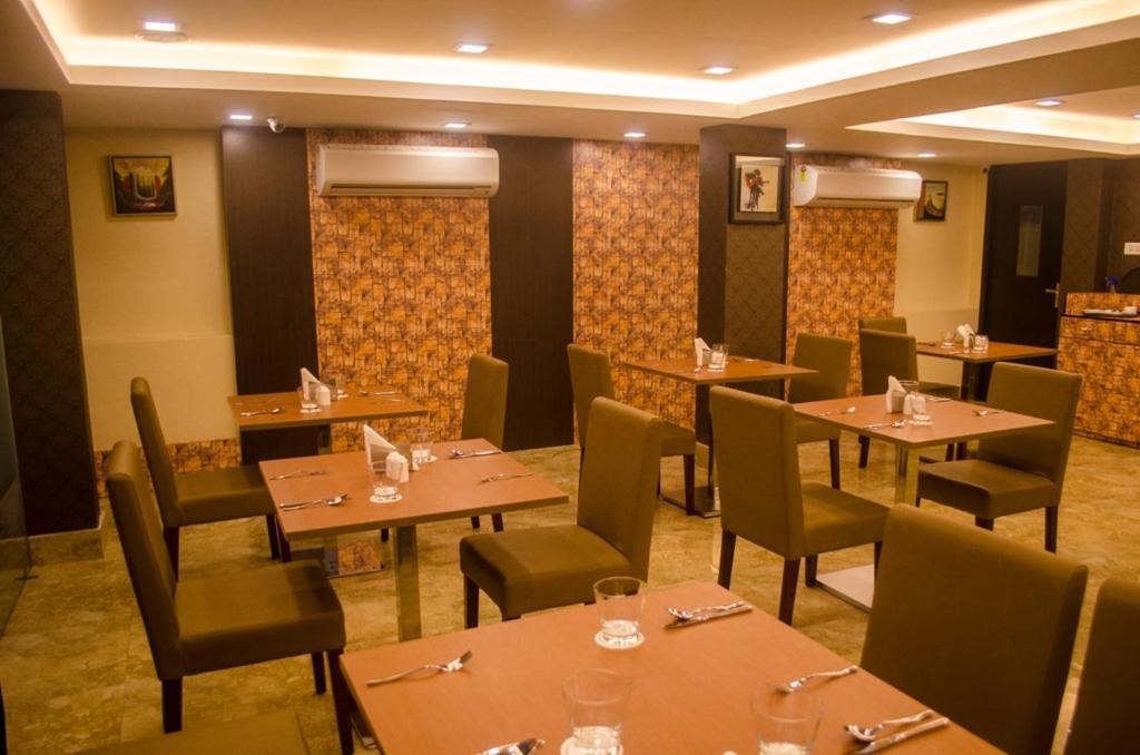 Hotel Comfotel Kolkata Calcutá Exterior foto