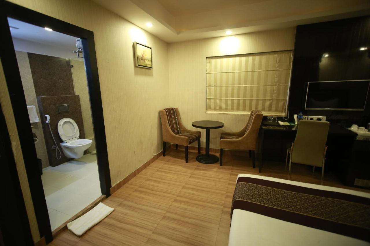 Hotel Comfotel Kolkata Calcutá Exterior foto
