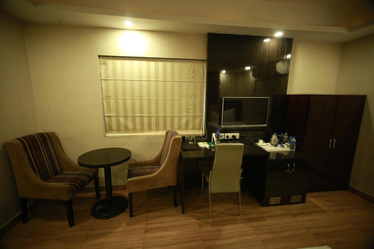 Hotel Comfotel Kolkata Calcutá Exterior foto