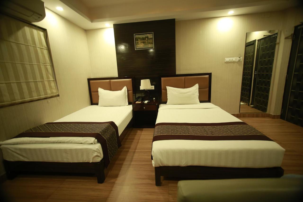 Hotel Comfotel Kolkata Calcutá Exterior foto