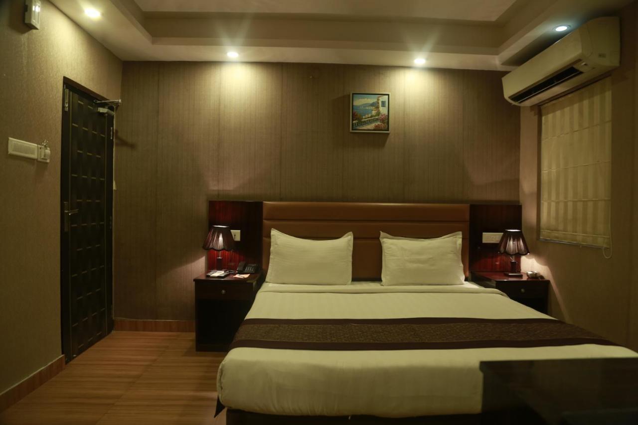 Hotel Comfotel Kolkata Calcutá Exterior foto