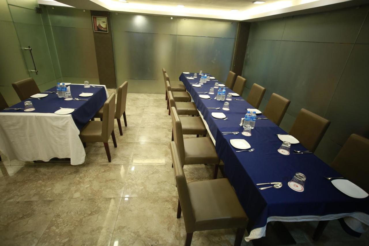 Hotel Comfotel Kolkata Calcutá Exterior foto