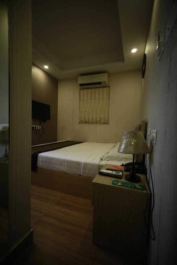 Hotel Comfotel Kolkata Calcutá Exterior foto