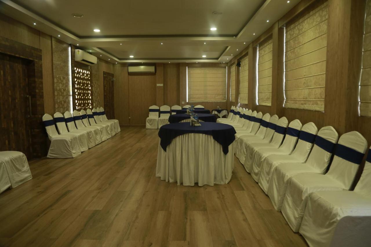 Hotel Comfotel Kolkata Calcutá Exterior foto